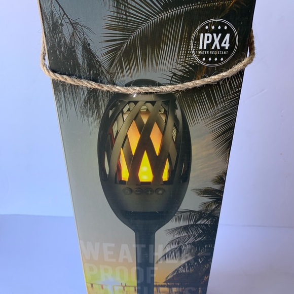 South Beach Wireless Bluetooth Tiki Torch Speaker. - Picture 5 of 5